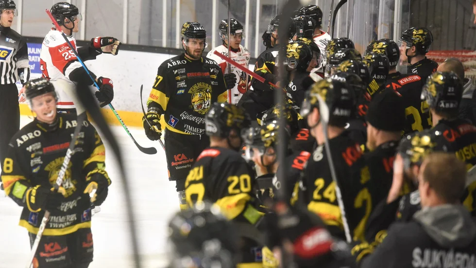 Vimmerby Hockey saknar två viktiga backar i kvällens match mot Kalmar.