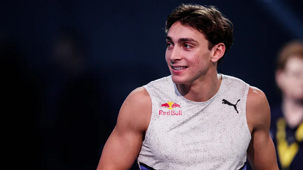 Armand Duplantis ville visa upp sig på sin egen stavhoppsgala. 