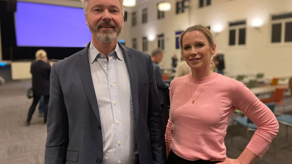 Stadsjuristen Måns Cederberg och översiktsplaneraren Pernilla Lindström försvarade Eskilstunas intressen i rättegången om bergtäkt i Hugelstaskogen.