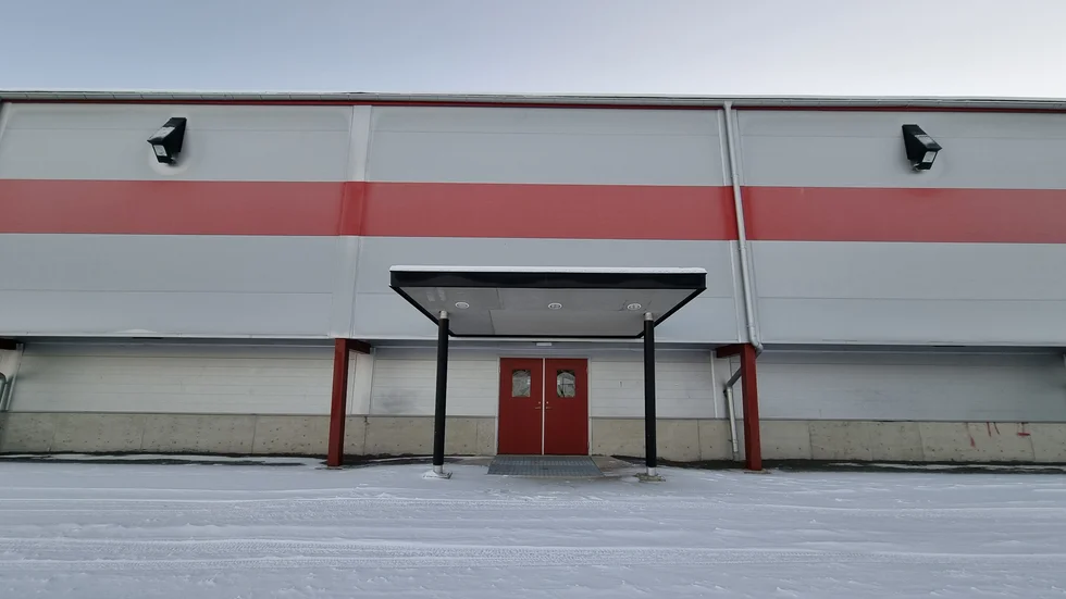 Sunderby ishall kan åter öppna efter att ha varit stängd under december och januari. 