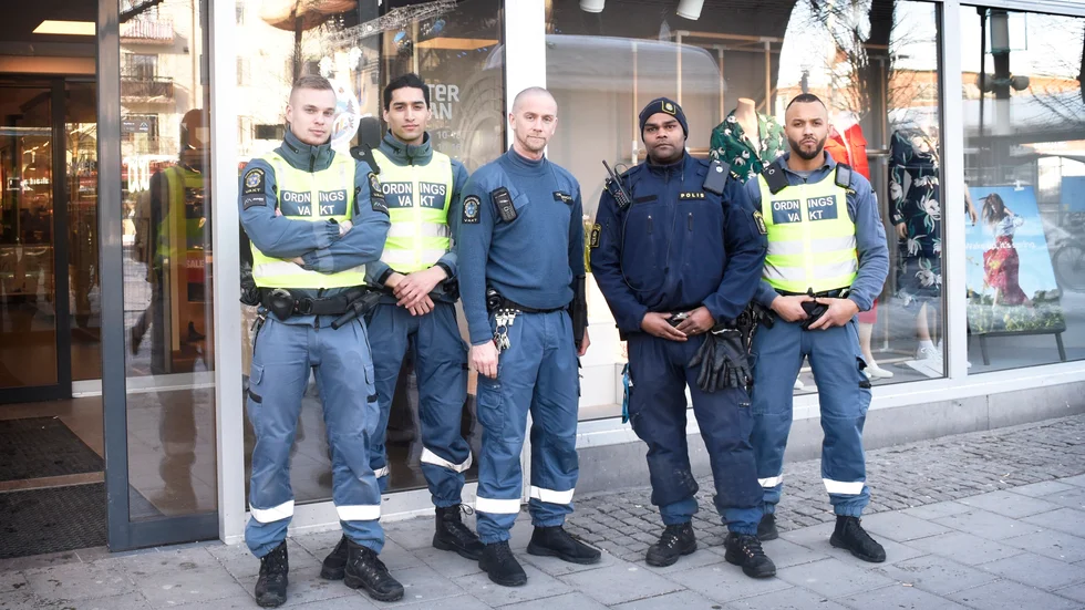 David Winnered, gruppledare på Avarn Security, Abbas Strömberg, Avarn Security, Lars Markstedt, ställföreträdande gruppledare på Avarn Secirity, Christoffer Lindberg, polisassistent, och Nuno Stråge, Avarn Security. 