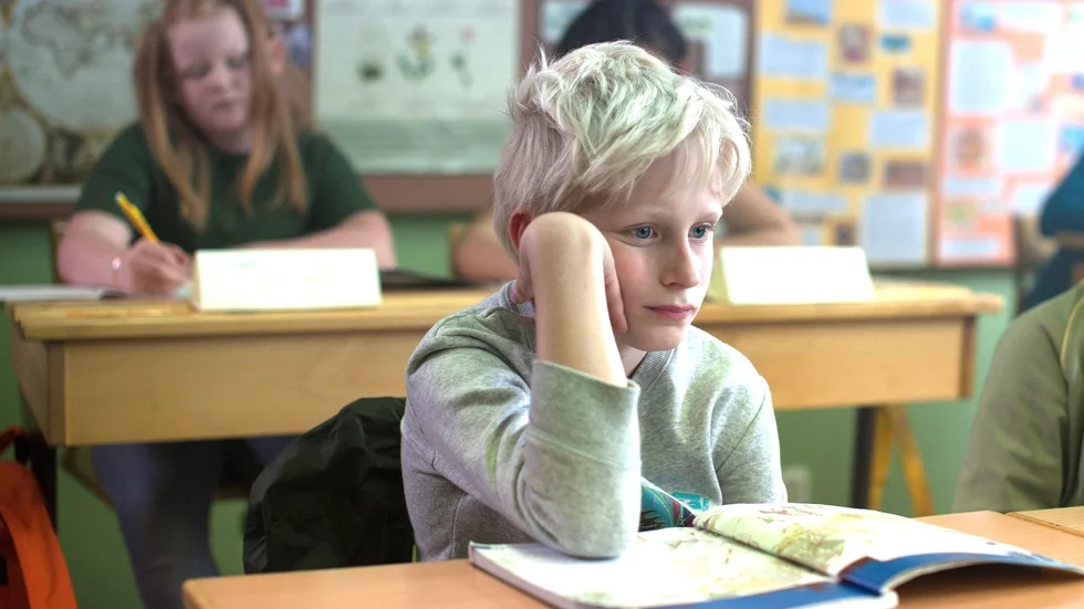 Sune spelas av Elis Gerdt på ett imponerande sätt i ”Sune vs Sune”.