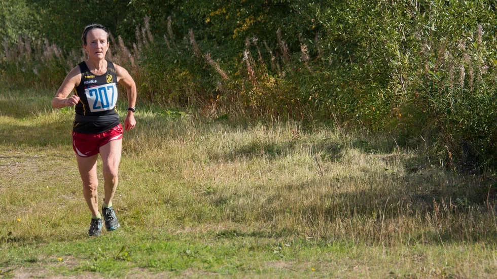 Eva Tjäder från Skellefteå vann damernas fem kilometer på 1:10:05.