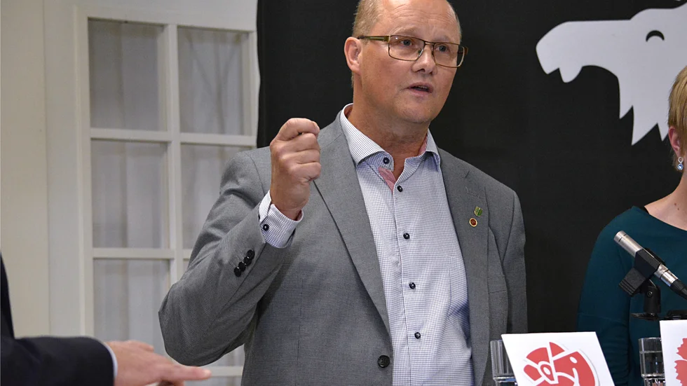 Mikael Lindfors tog tillfället i akt och presenterade det nya vallöftet under debatten i Norsjö.