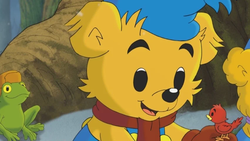 Bamse är på äventyr i "Bamse och dunderklockan". 