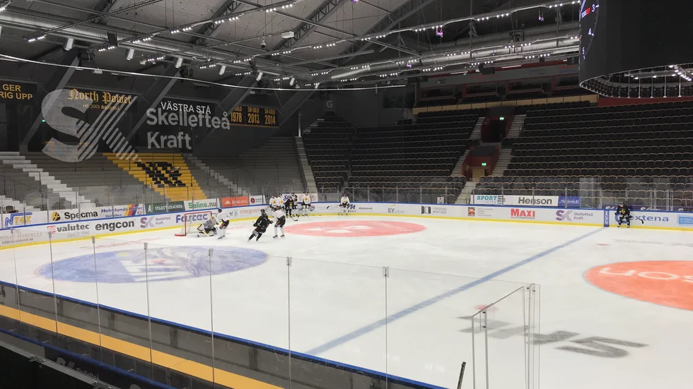 Skellefteå AIK på is under torsdag 27 december. 