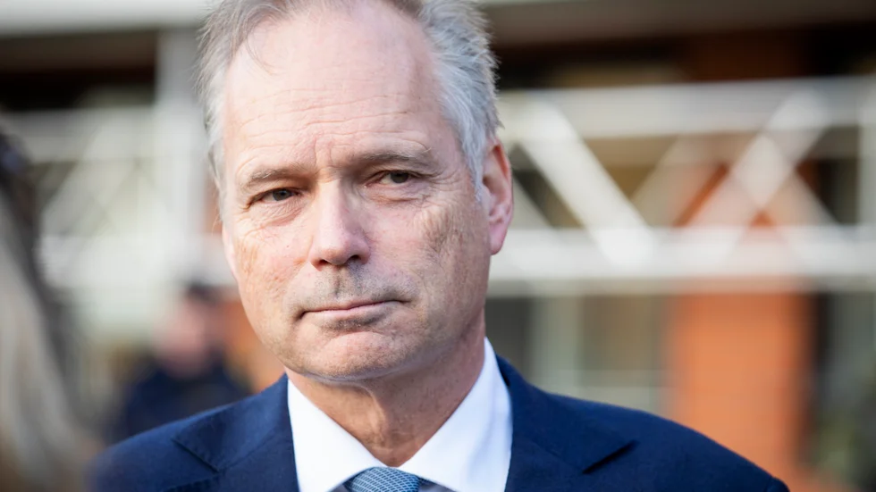 Anders Flanking har skickat en rapport till regeringen med anledningen av de förändrade flygförbindelserna till och från Gotland efter årsskiftet.