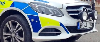 Hotade döda offret med krossat spegelglas: Polis tog fram sitt vapen – kollega sparkade omkull 20-åringen 