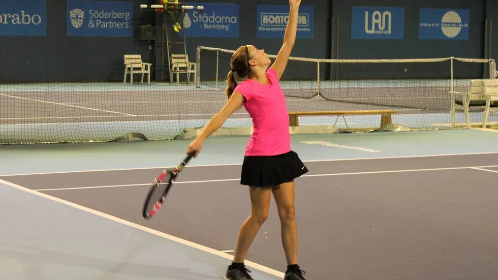 Tog för sig. Hemmaspelaren Mathilda Dahlén var en av många lovande tennistalanger som var i farten i helgen.