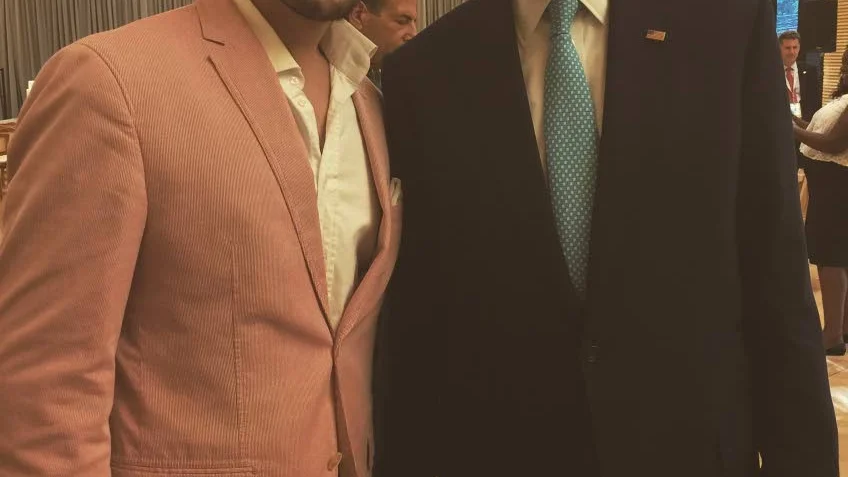 Nöjd. Admir gick misste om Obama men fick en bild med John Kerry istället.