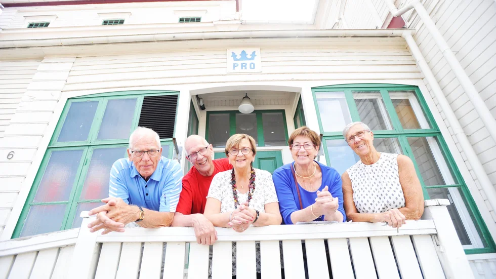 Förväntansfulla. Pekka Wahlberg, Rune Sundberg, Gulli-Maj Norén, Marianne Ögren och Ingrid Wahlberg är några av de som tagit fram programmet. Foto: .