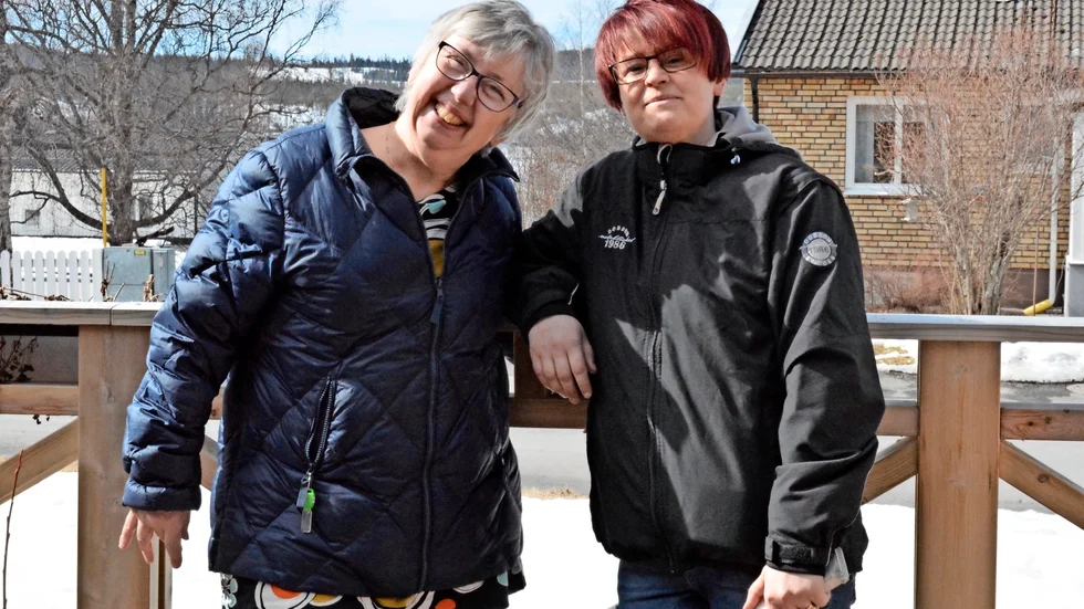 På gång. Britta Stenberg och Eva Stenlund laddar inför 60-talsveckan den 5–6 juli. Foto: Evelina Eriksson.