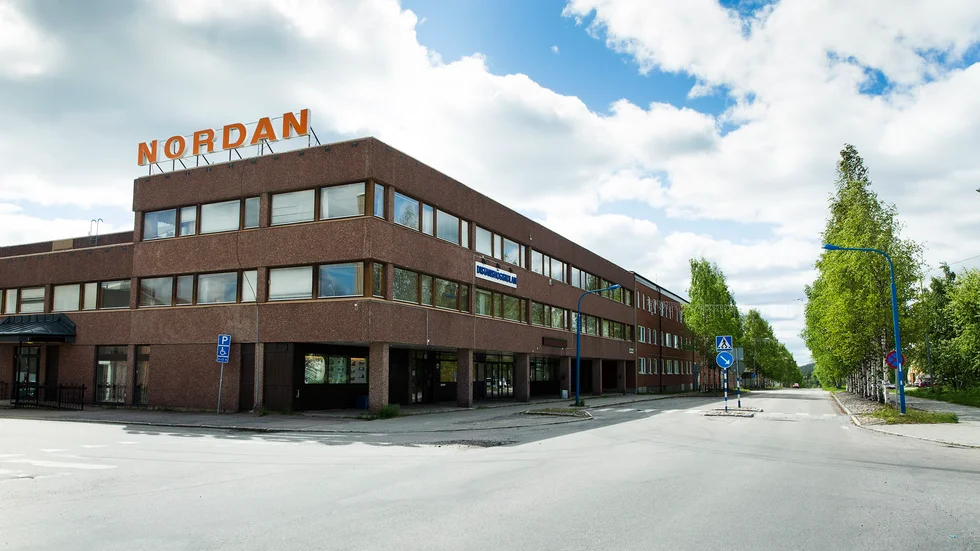 Det är företagarna Peter Aasa och Staffan Emmoth som föreslår att kommunen ska hyra Nordan när sporthallen i Malmberget stänger.