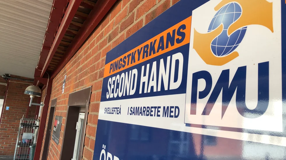 Signaturen Loppan undrar vad som händer med saker som lämnas in till PMU och får svar direkt.