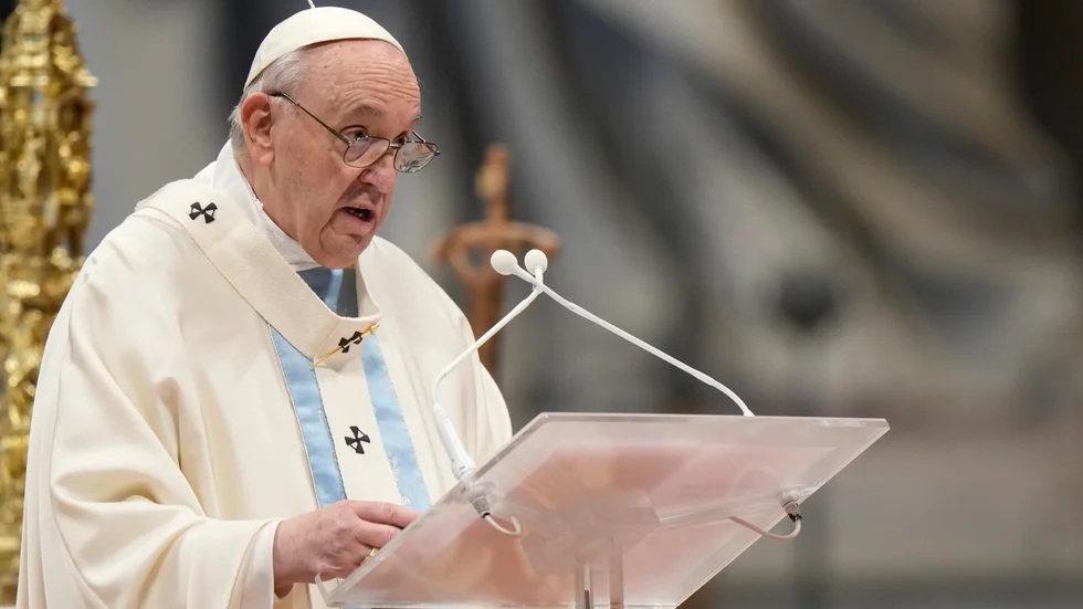 Kvinnor och mammor stod i fokus när påve Franciskus nyårspredikade.