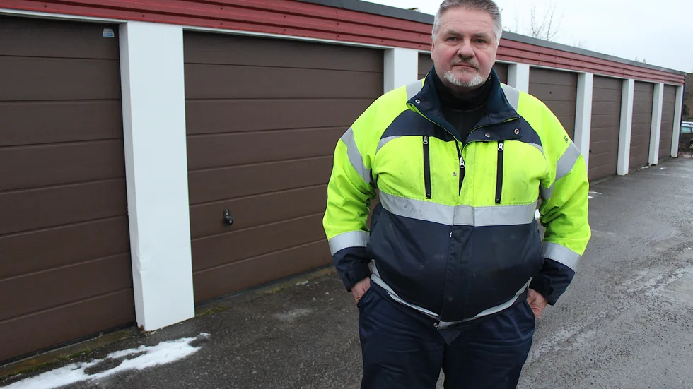 Kai hade bilen i sitt låsta garage. Ändå blev den av med katalysatorn. Han tror att det skedde på juldagen