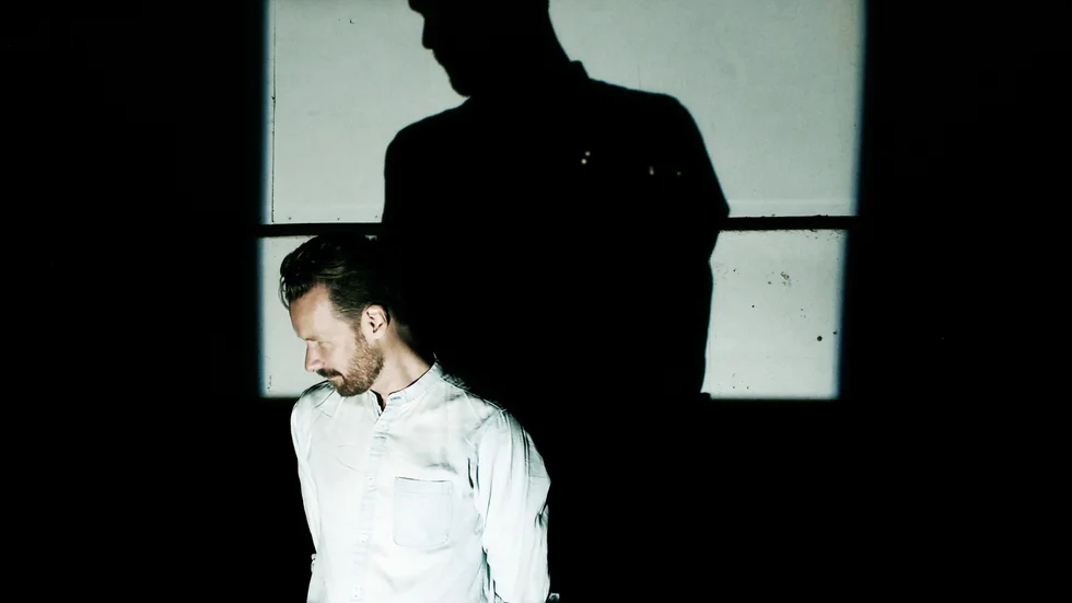 Christoffer Wadensten har nått stora framgångar med sitt projekt "Meadows". Musiken kanske kan beskrivas som lågmäld singer-songwriter-pop, med gitarren i centrum.