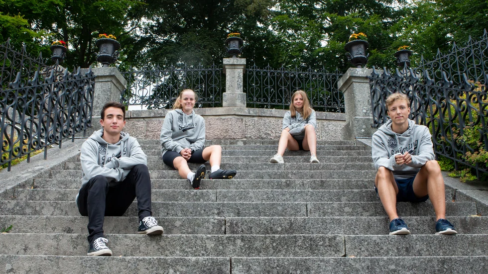 Elliot Fielder, Frida Nöu, Greta Sjögren och Fabian Lagström tog SM-guld i lagkapp i Riddarfjärdern förra året. Det gav blodad tand, och nu ska Motala simsällskap satsa ännu hårdare på simning i öppet vatten.