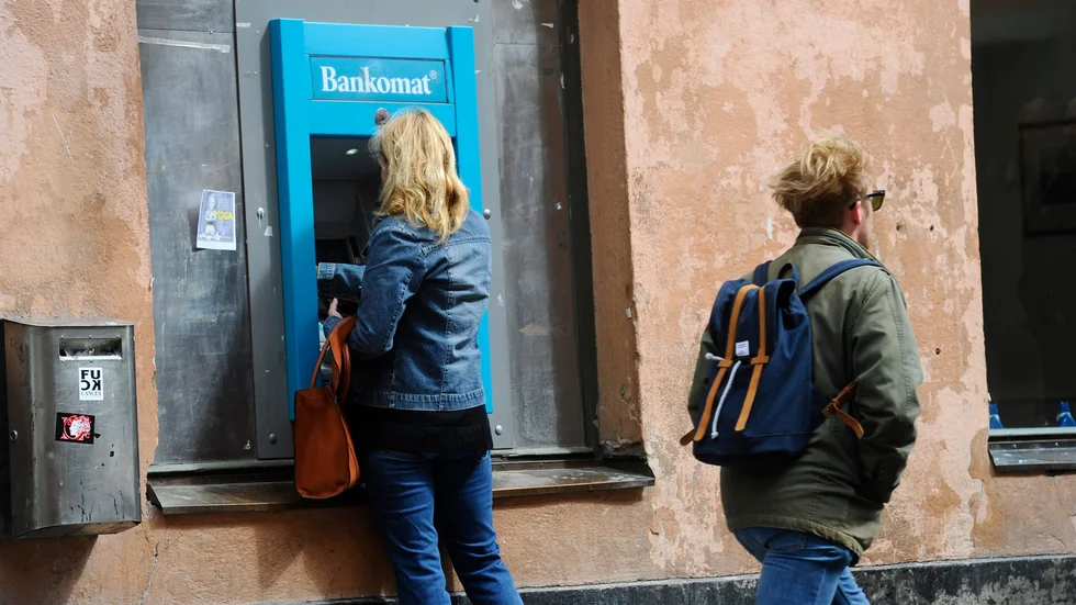 Det råder brist på uttagsautomater i Uppsala, skriver Jonas Dahlgren.