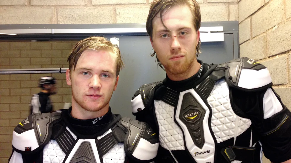 Utmanare. Sebastian Ohlsson och Andreas Söderberg hoppas kunna ta varsin plats i Skellefteå AIK:s A-lag. Foto: Malin Christoffersson.