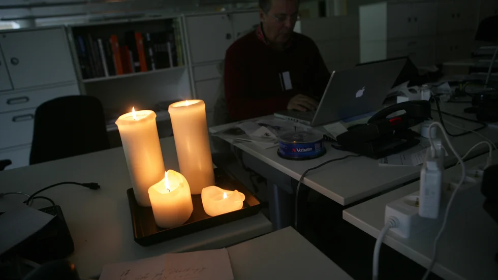 Nattens kraftiga vindar orsakade nya strömavbrott.
