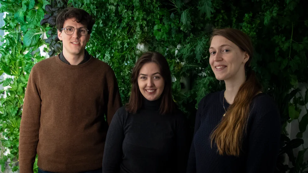 Företaget Containing Greens kan bli Årets Norrlandsvisionärer, fr v: Adrian Arrosamena Mellgren, Moa Johansson och Ellinor Emilsson.
