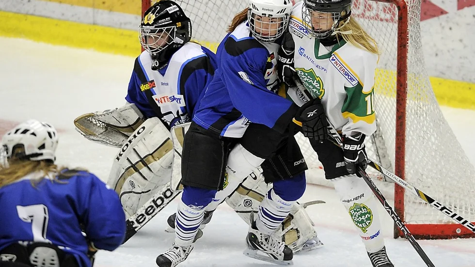 Clemensnäs blixinkallade målvakt Tinda Holm storspelade. Foto: Ulf Johansson