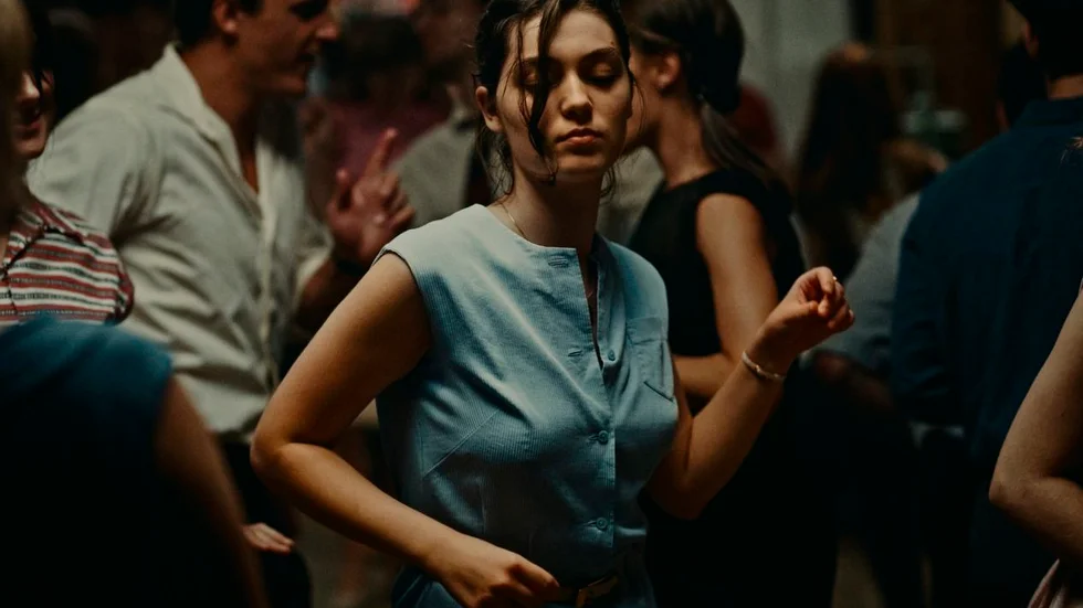 Anamaria Vartolomei i filmen Omständigheter.