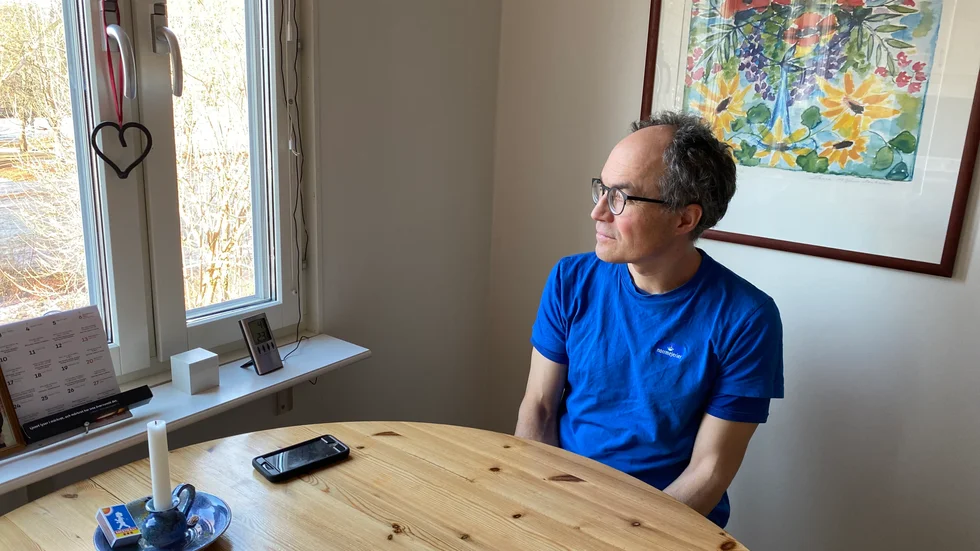 Skolgården vid Von Bahrs skola syns från Per Forslunds fönster. Eva var engagerad i bevarandet av skolan när den hotades att läggas ner. "Hon var ju väldigt mån om att hjälpa människor" berättar han.