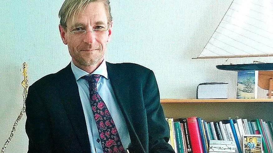 Advokat Mikael Abrahamsson anser att det som åklagare borde gå att tänka smidigare och mer samhällsekonomiskt.