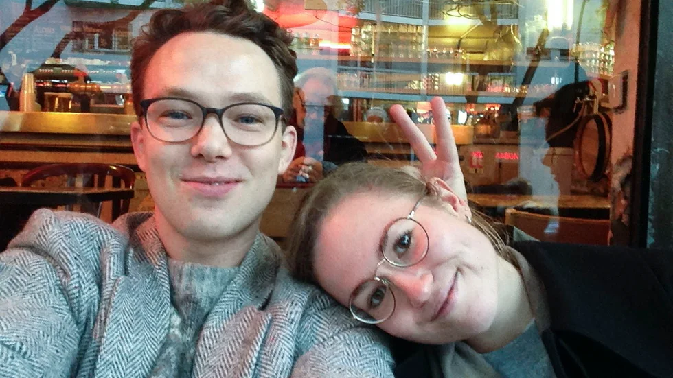 Johan Floderus och Isabella Tjäder innan han fängslades i Iran. Nu deltar hon i kampanj för hans frigivning.