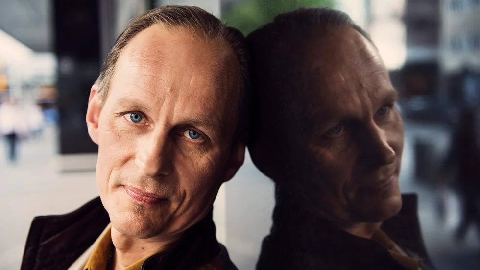 Mikael Niemis bok ”Koka björn” filmas just nu i Västerbotten samtidigt släpper han i slutet av september en ny roman ”Sten i siden”.