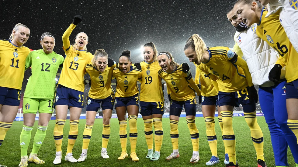 Svenska fotbollslandslaget behöver peppa upp sig inför Nations League-avslutningen borta mot Spanien på tisdag. Det kan krävas seger för att inte missa den värdefulla andraplatsen i gruppen.