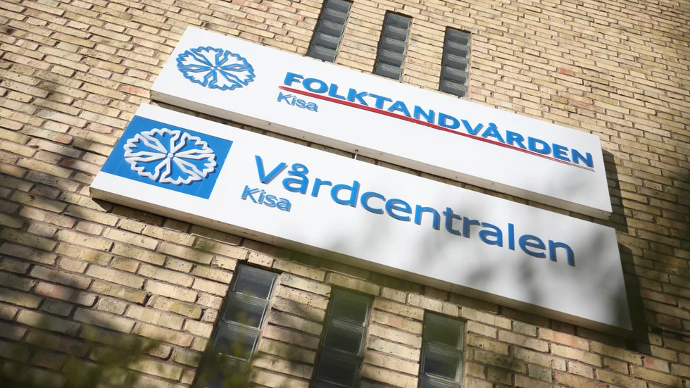 Under tisdagen uppstod lång väntan för de som skulle få vaccin.