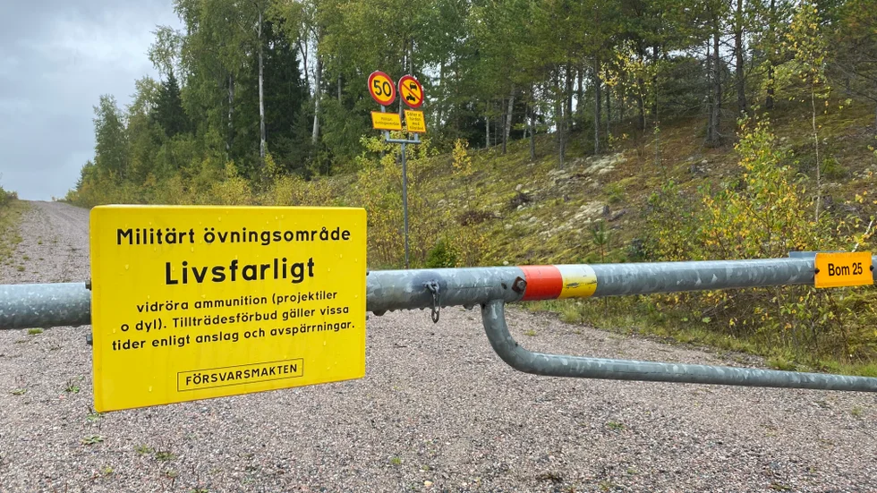 Härads skjutfält är ett 3 000 hektar stort område söder om Härads tätort och E20. När det inte pågår militär verksamhet får allmänheten beträda området.
