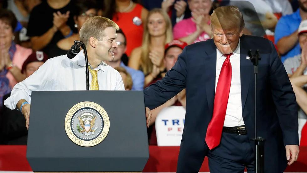 Ohio-republikanen Jim Jordan borde bli representanthusets talman, enligt Donald Trump. Här framträder de tillsammans inför anhängare i augusti 2018. Arkivbild.