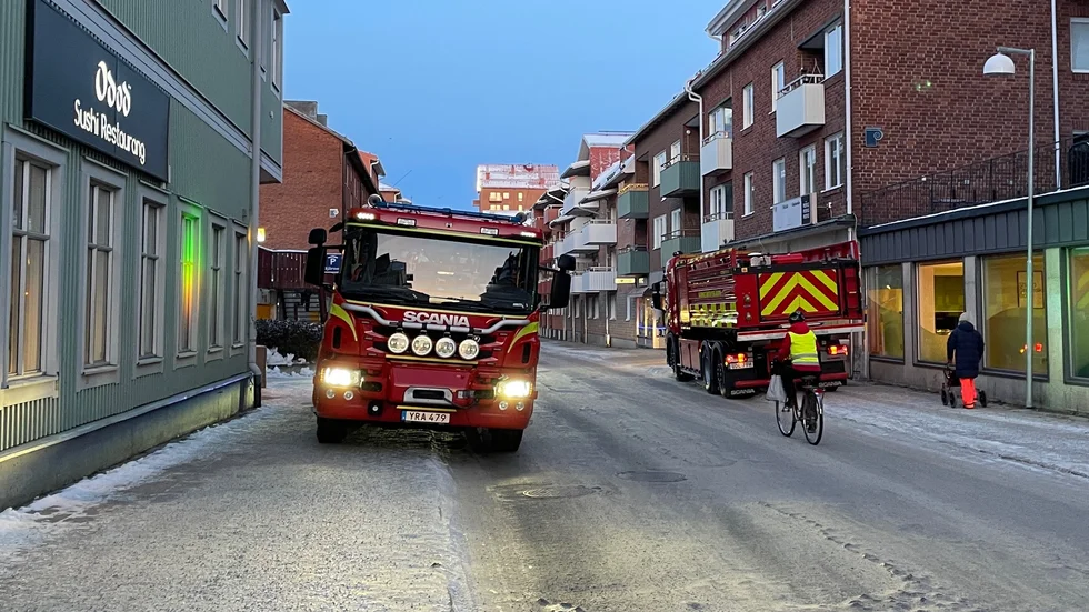 Räddningstjänsten undersöker misstänkt gasläckage.