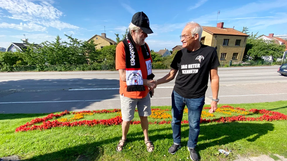 "Hej jag heter Kenneth", hälsar Gustafsson och Tonhammar på varandra.