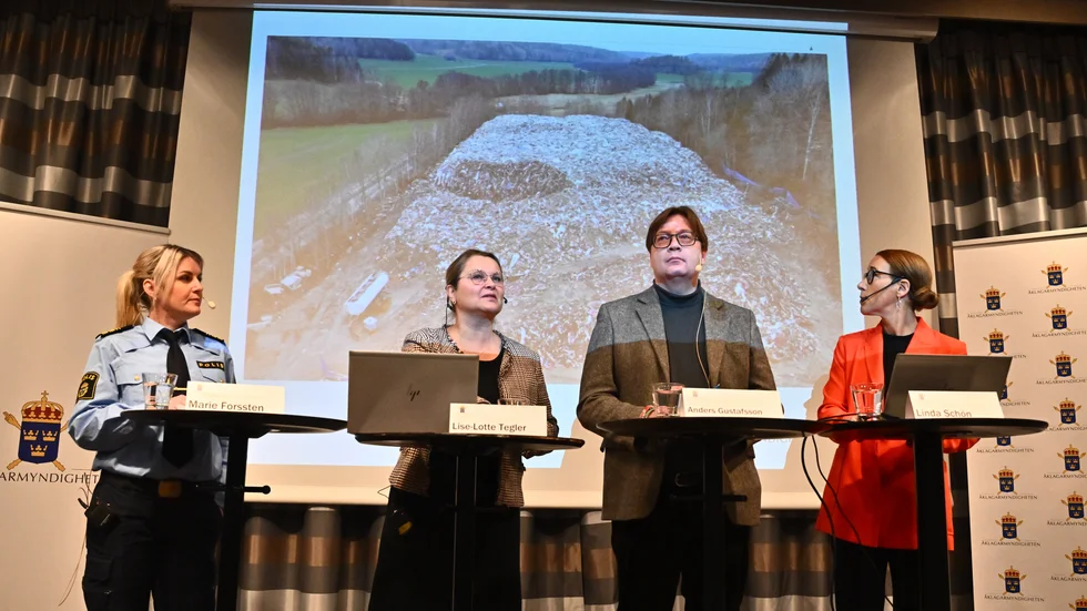 Marie Forssten, Polisregion Bergslagen, åklagare Lise-Lotte Tegler, åklagare Anders Gustafsson och åklagare Linda Schön höll gemensam pressträff om åtalsbeslutet om grovt miljöbrott.