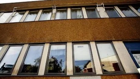 <7GT_Bildrubrik>byggt 1971.</7GT_Bildrubrik> Säveskolans F-hus har dragits med ventilationsproblem de senaste 20 åren. Men snart är det slut med det och huset ska rivas. Dock finns ännu ingen tidsplan.foto: petra jonsson/arkiv