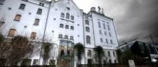 Högskolan vill sparka anställd