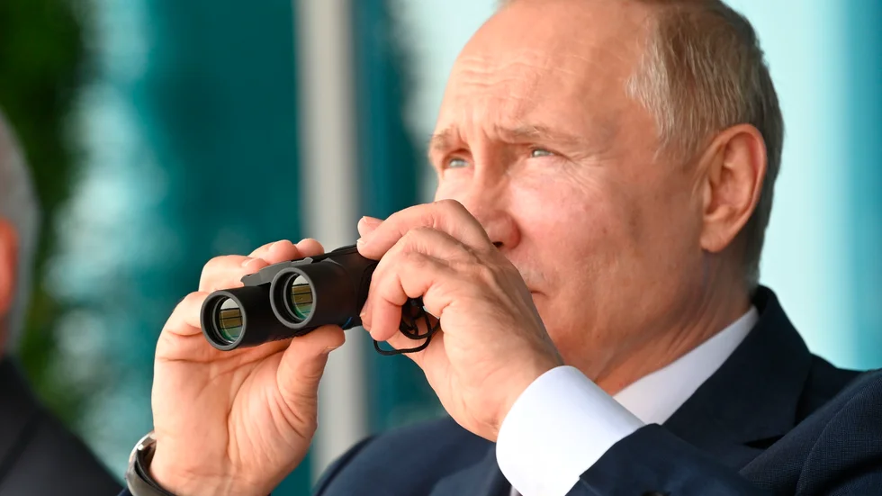 Ryssland, med president Vladimir Putin, planerar ett jättelyft för försvarsutgifterna nästa år – till motsvarande 1|250 miljarder kronor. Arkivbild