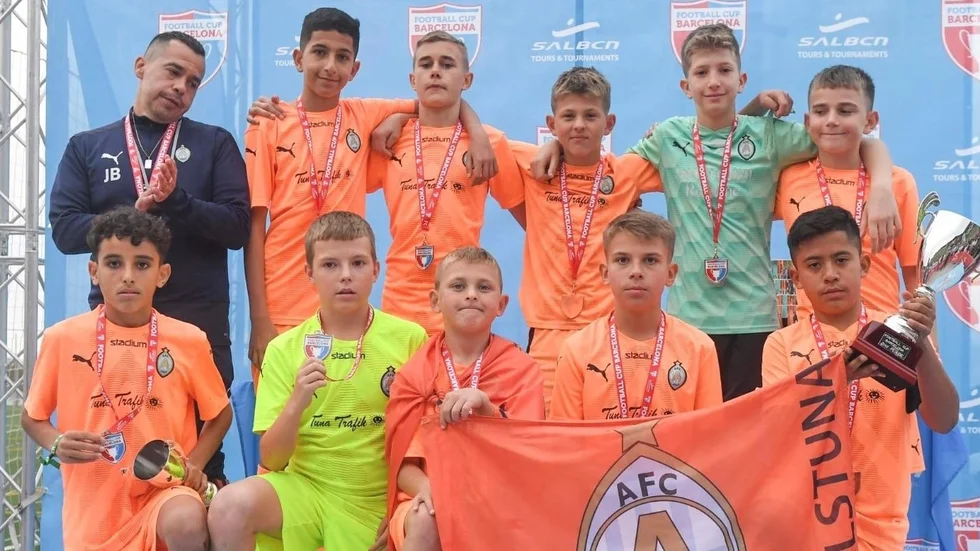 AFC-killarna som kom tvåa i en stor cup i Spanien.