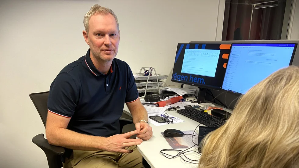 "Vi måste få tid att köra in oss", säger David Ahlmark, platschef på Svensk Hemleverans, bolaget som distribuerar Enköpingsposten och andra tidningar i Enköping. 