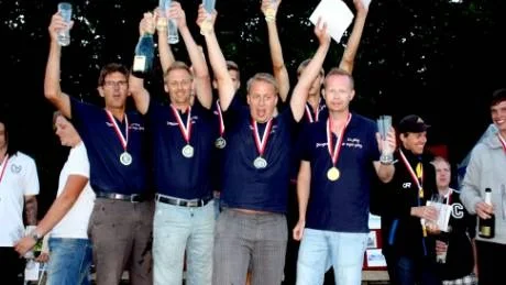 Vinnande laget Team Ekeby: Stefan Hansson med sönerna Tobias och Marcus, Terry Ekelöf med sonen Joakim och Greger Westerlund.