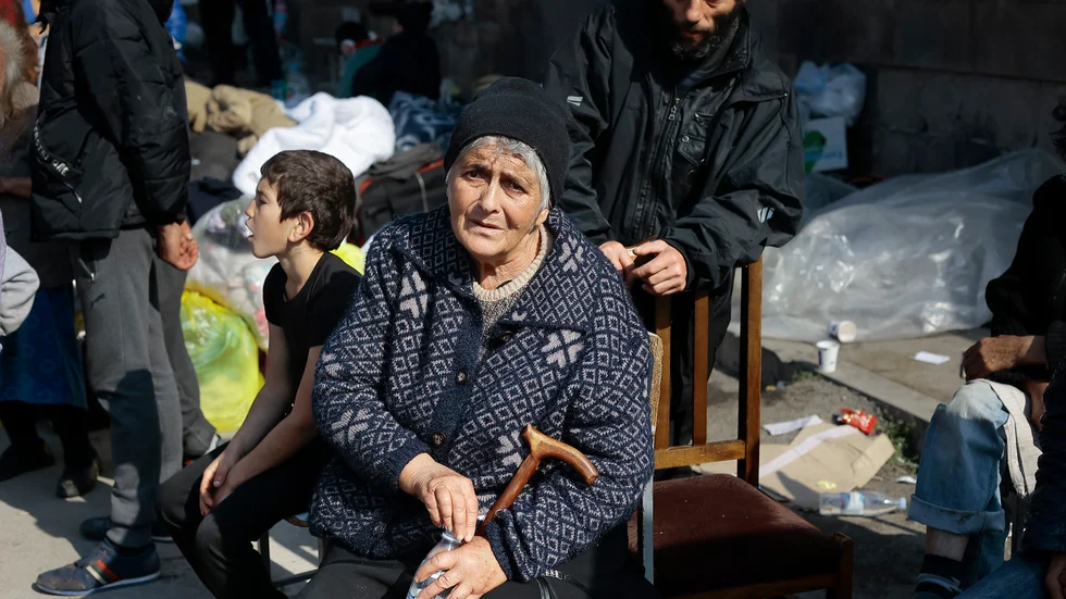 Etniska armenier från Nagorno-Karabach i ett läger som har satts upp i staden Goris i Armenien.