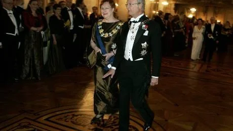Finlands president Tarja Halonen och Sveriges kung Carl XVI Gustaf tillsammans för att högtidlighålla märkesåret 1809.          Foto: Scanpix