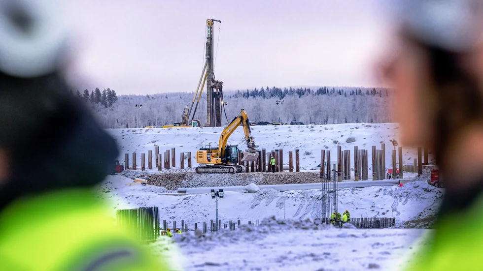 Det var vid arbete med cement på H2 Green Steels mark i Norra Svartbyn som olyckan inträffade.