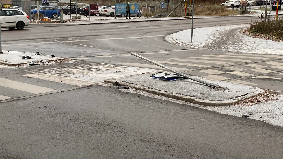 Spåren efter vansinnesfärden i centrala Eskilstuna.