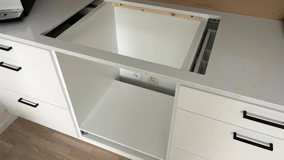 Familjen skulle precis flytta in i sitt nybyggda hus när de rånades på alla vitvaror.